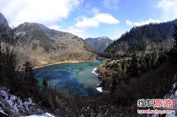 冬日的九寨溝,我們真實地感觸到“童話世界”的靈魂也更具詩情畫意