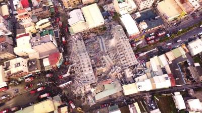 這個年恐怕不好過 臺灣高雄地震已致14人遇難