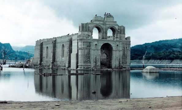 墨西哥：古教堂遺址因干旱浮出水面