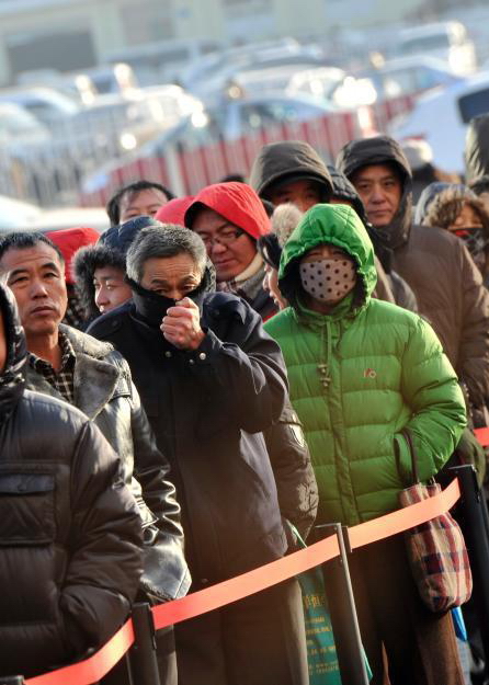 民眾搶購(gòu)馬年生肖郵票